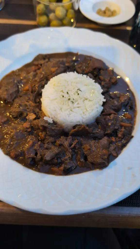 PINOTAGE - RESTAURANTE & CAFE - ARTIES_Naut Aran_slider_image_2