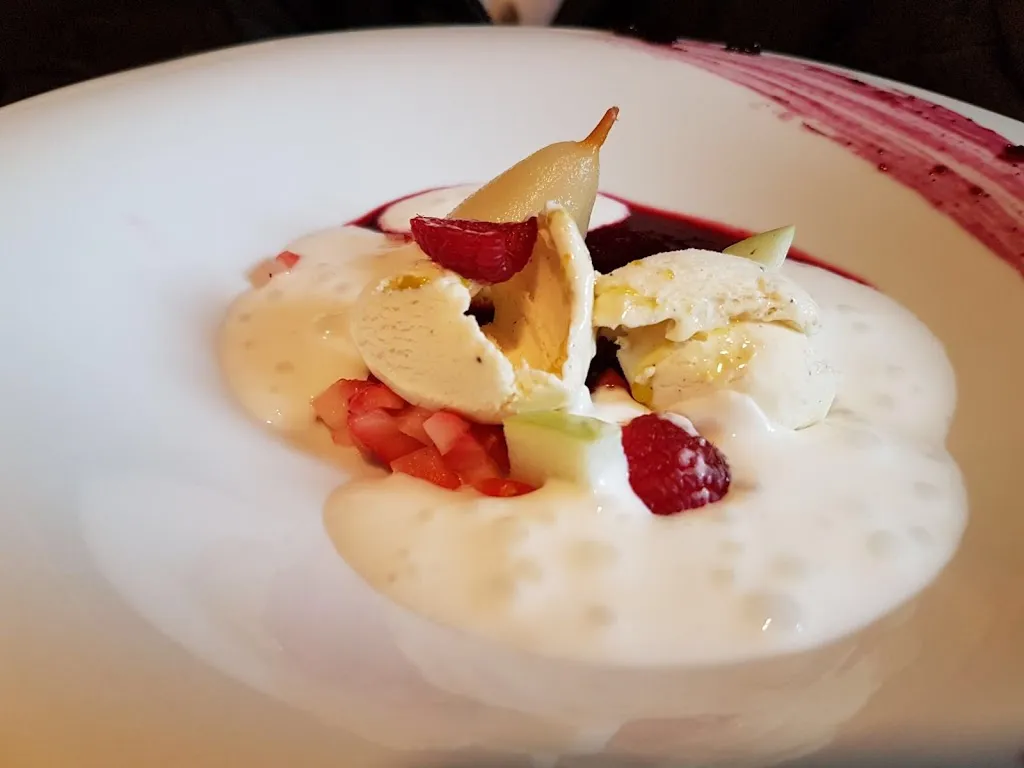 Yuliya Vladkovska_Eth Triton Restaurant_Naut Aran_review