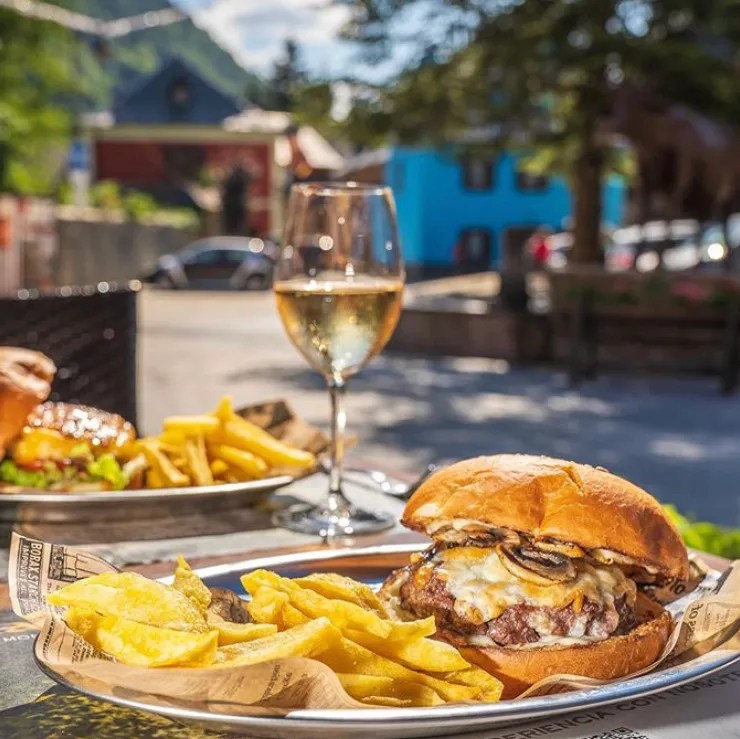 Tauèrna Urtau Arties_Naut Aran_slider_image_3