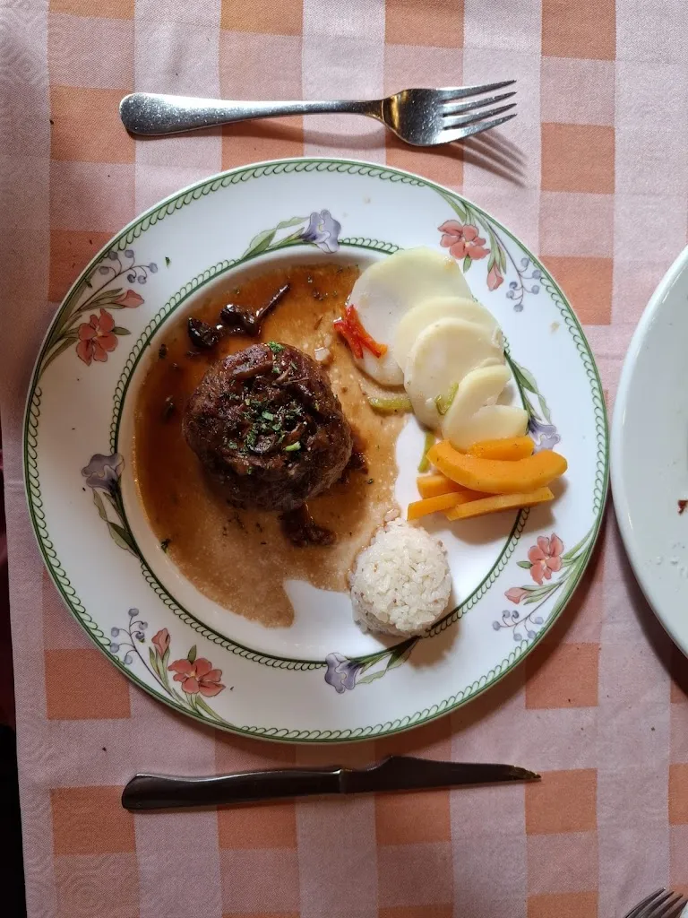 Mira Drori_Meson Casa Benito - Casarilh_Naut Aran_review