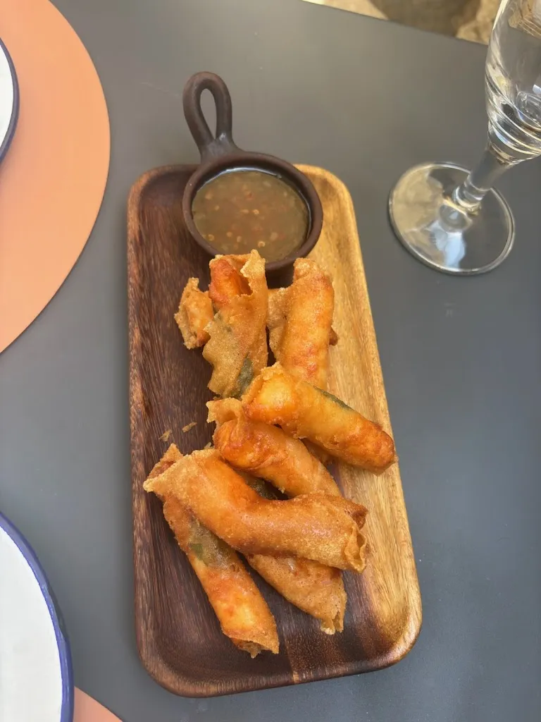 Fanny Ferlan_Thalay Lounge Bar_Naut Aran_review