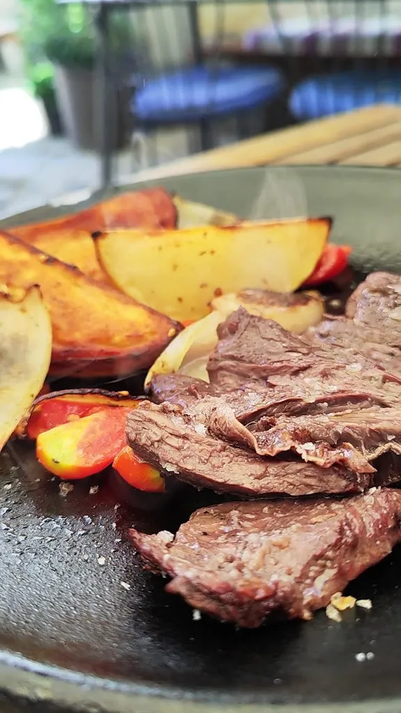 Thalay Lounge Bar_Naut Aran_slider_image_2