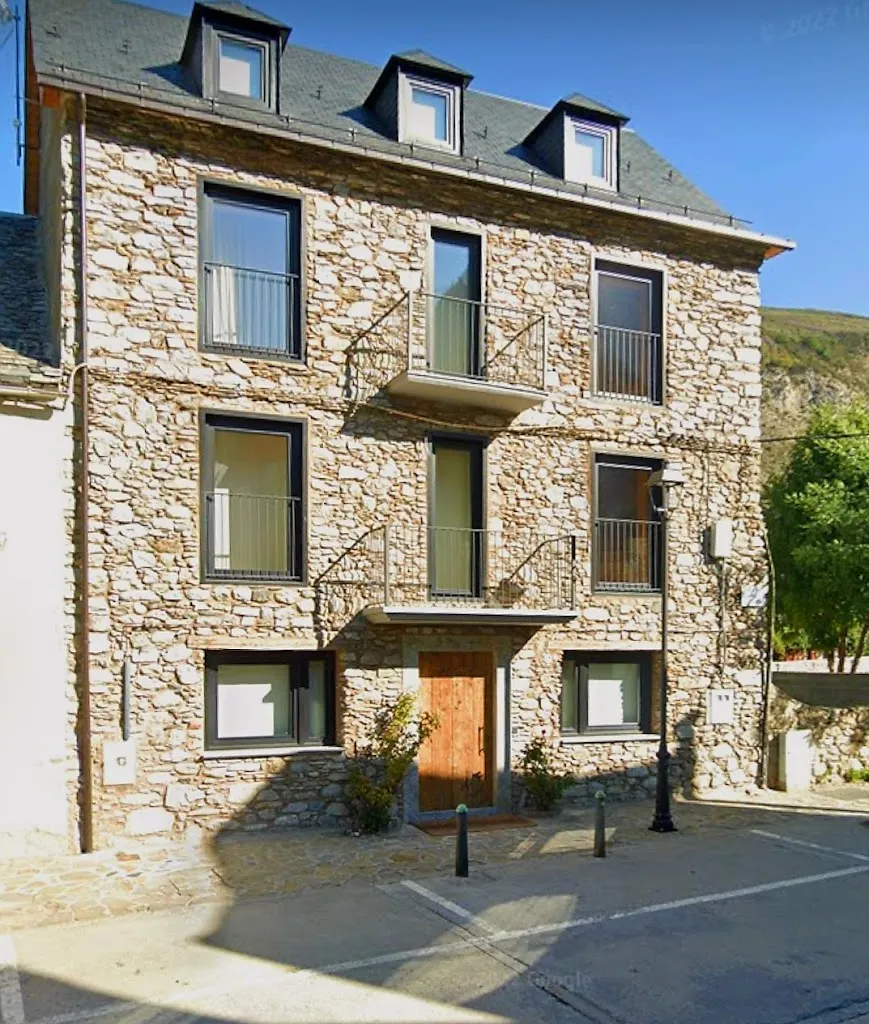 Saburedo restaurant in Naut Aran