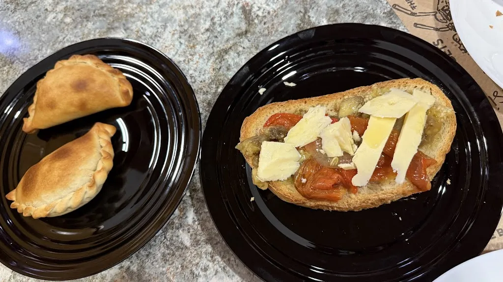 Miriam Lopez Lopez_VermutMoto & la parrilla de Napi (antic Bar les mines)_Torre de Cabdella La_review