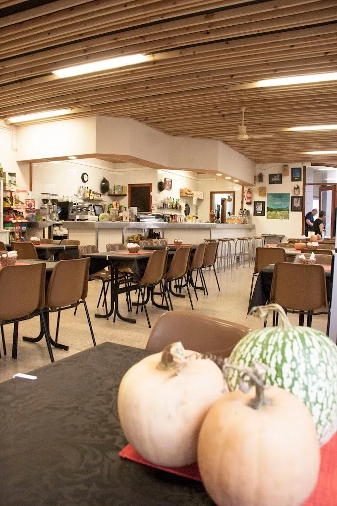 Restaurant Cister De Vallbona. Cerrado por vacaciones. Volvemos el 21 de Octubre. restaurant in Vallbona de les Monges