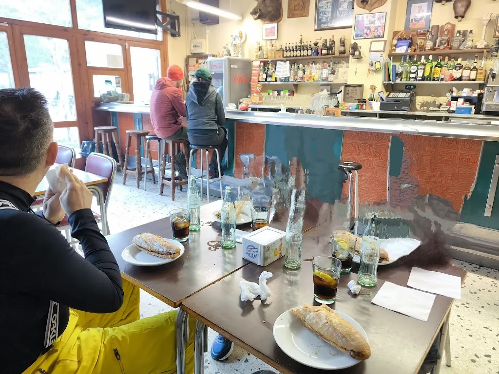 jorge justo_BAR SISCARRI_Vilaller_review