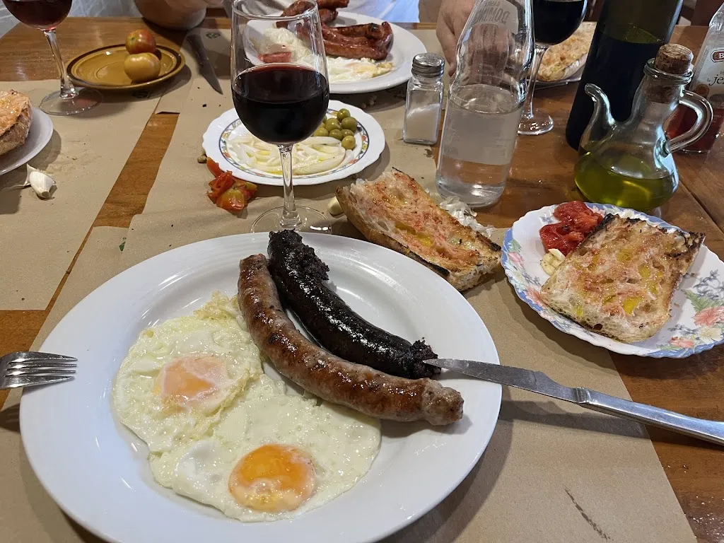 Sergio Antonio Lucero_BAR SAU_Vilanova de Segrià_review