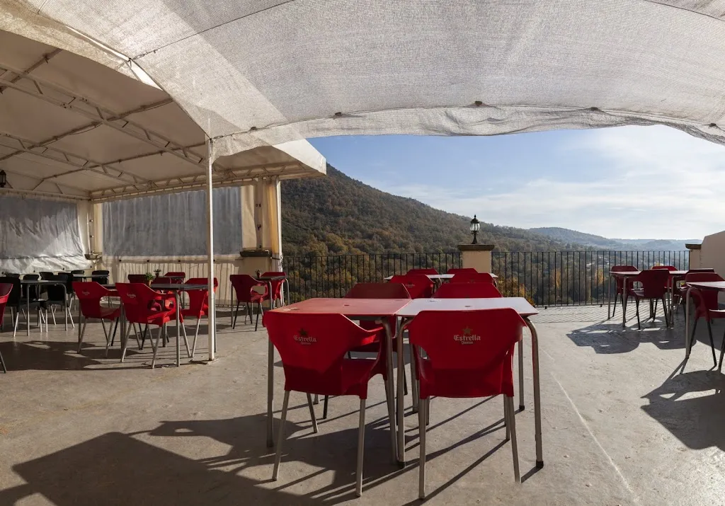 El Sindicat Bar Restaurant Terrassa_Vilanova de Meià_slider_image_1