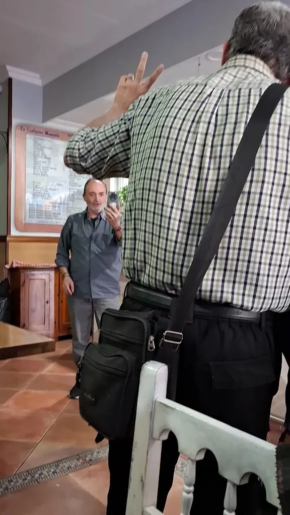 Manuel Vallejo Ariza_Bar Correos_Becerreá_review