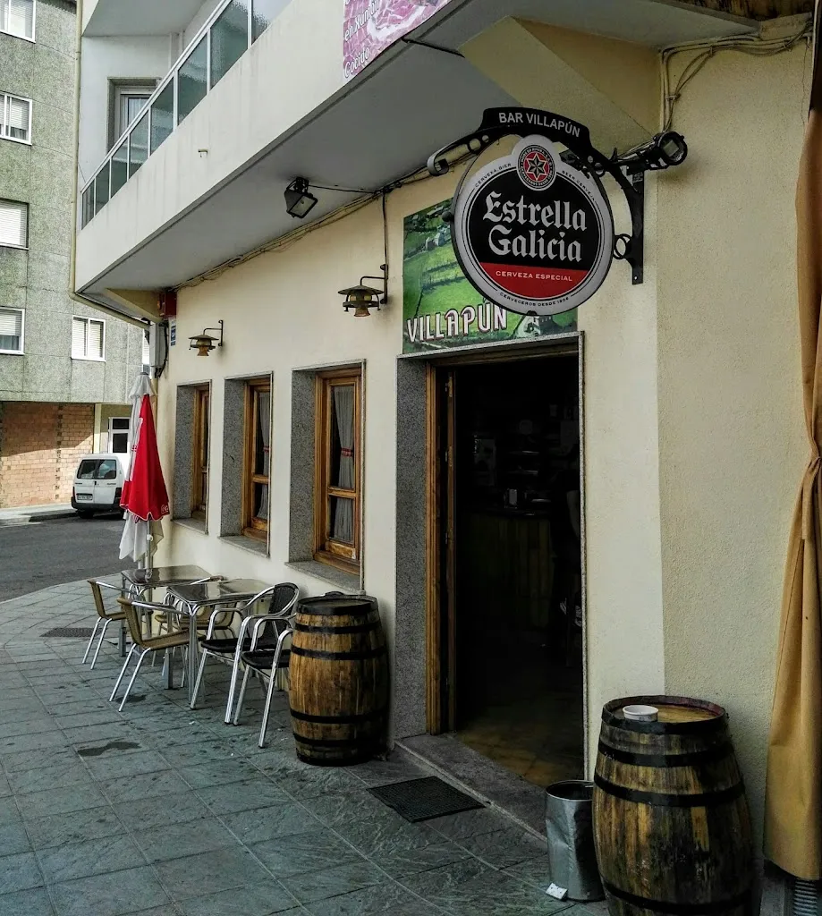 Bar-Café VILLAPÚN restaurant in Becerreá