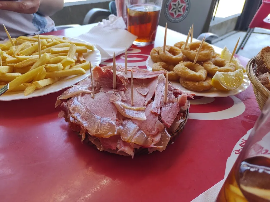 Bar-Café VILLAPÚN_Becerreá_slider_image_2