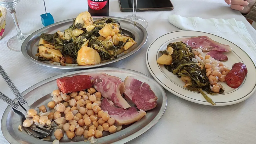 Carlos Javier Domínguez Navarro_BERRELLO_Carballedo_review