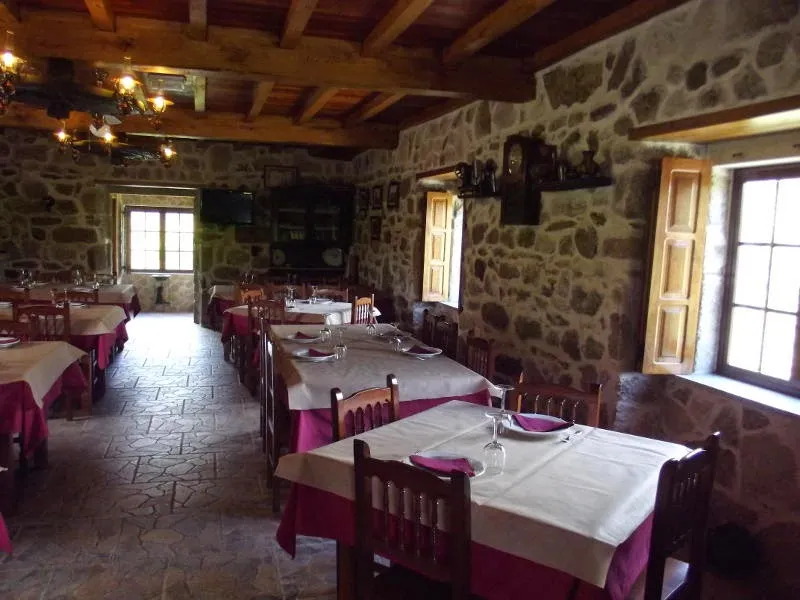 Meson e Adega Do Veiga restaurant in Carballedo