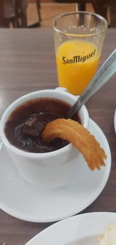 Bálint Márton Vörös_Cafetería Tapas_Cervantes_review