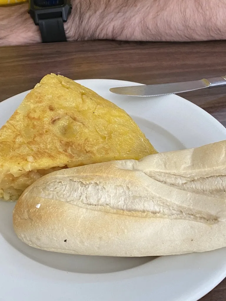 Ave Chan_Cafetería Tapas_Cervantes_review