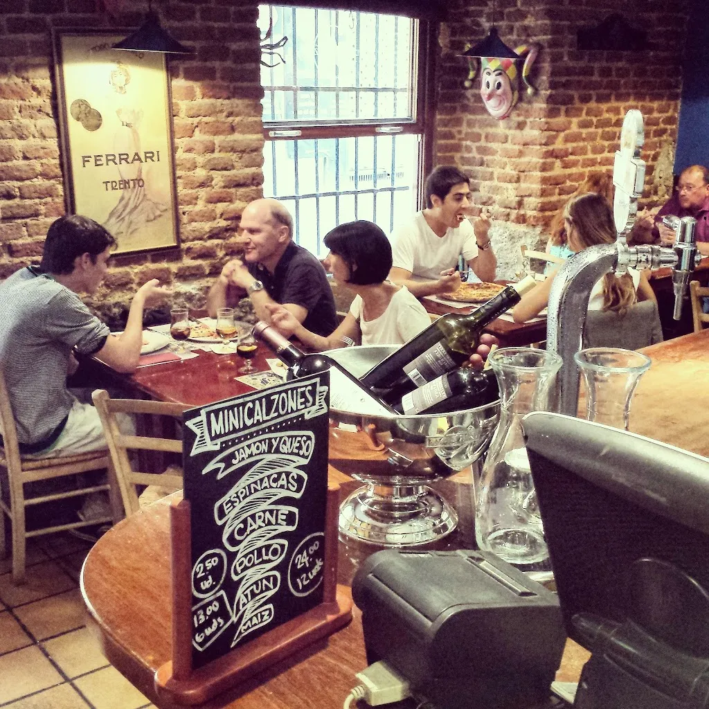 Pizzamascalzone restaurant in Cervantes