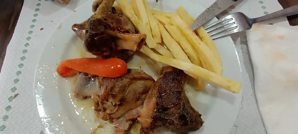 Carlos Hernández_Parrillada Bañal_Cospeito_review