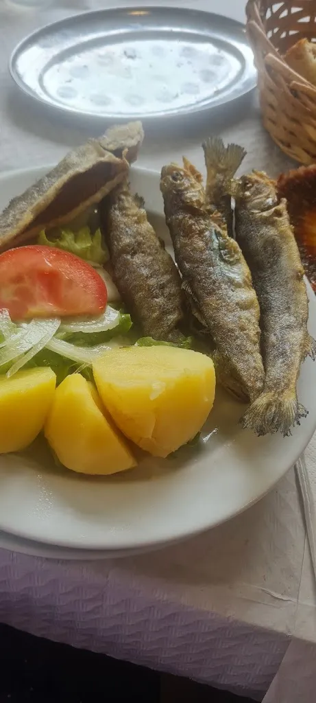 Ana Gómez_Parrillada Bañal_Cospeito_review