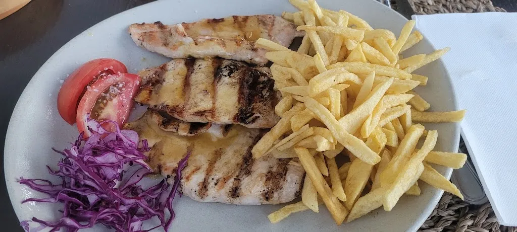 Amit Mattatia_Castro_Castroverde_review