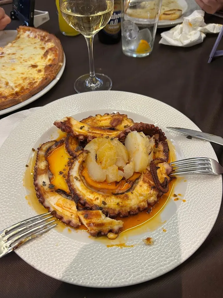 Platon Skibidi_Restaurante Barrilete_Foz_review