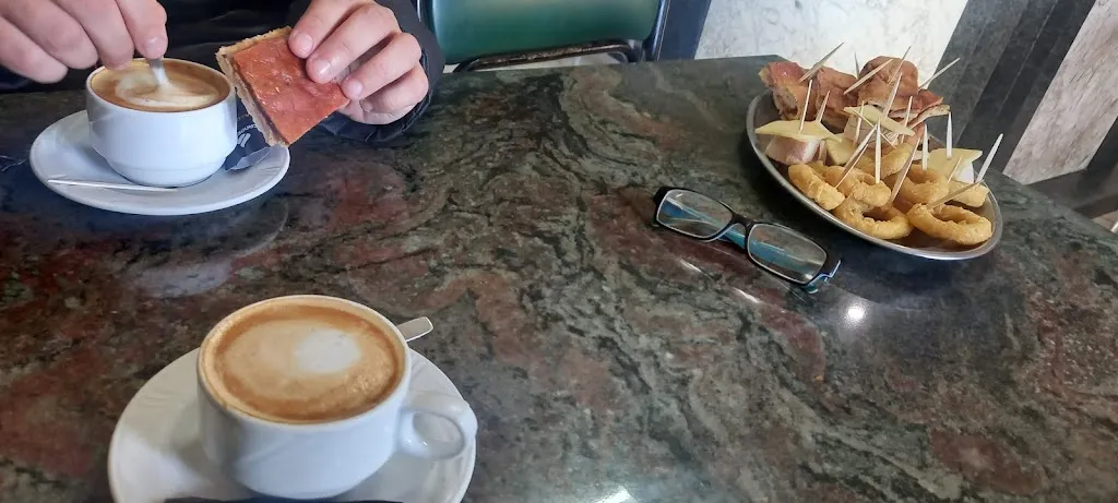 Raquel_Bar Cuartel Vello_Friol_review