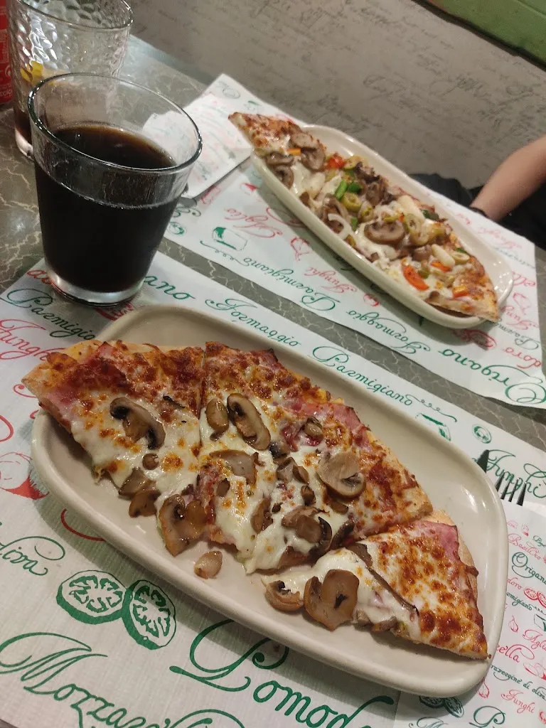 Yulas Gomez Moya_Restaurante Pizzbur_Burela_review