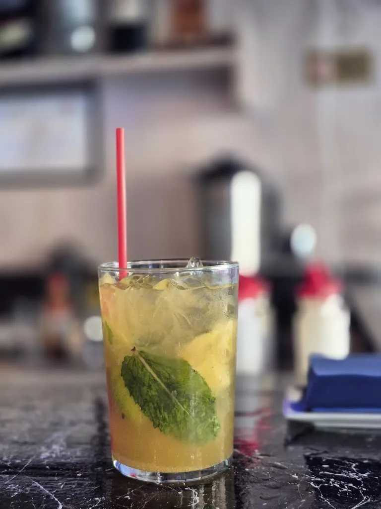 Nohemy Alvarez_ALA MADRE_Meira_review