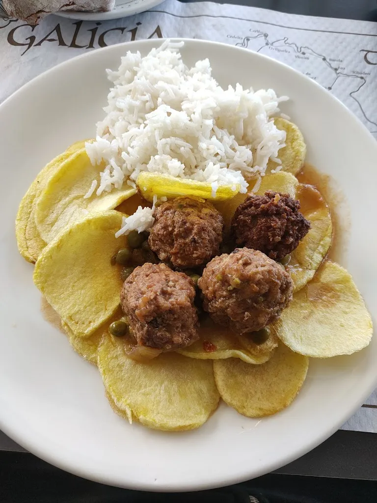 Carlos Muiños Ameneiro_O GUITIRIZ_Guitiriz_review