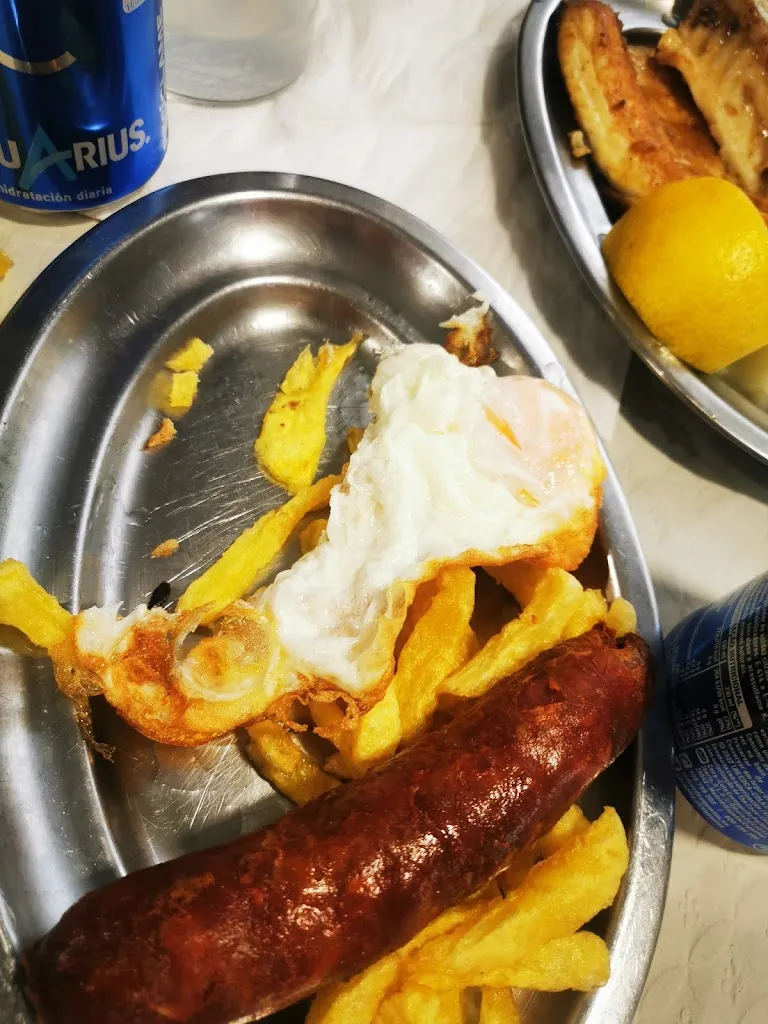 Adriana Chifor Griga_Cafe Bar Xiraldo_Lourenzá_review