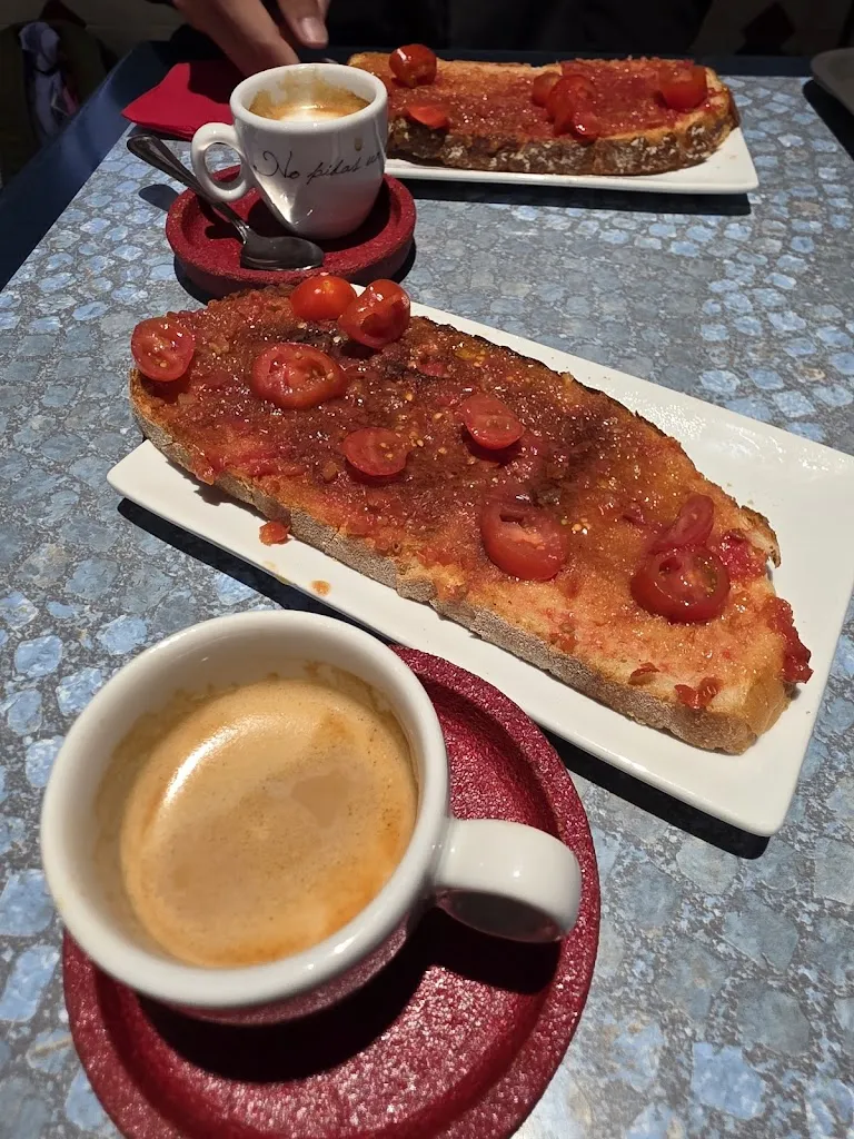 Burnie Lee_Los Dulces de Delphine_Lourenzá_review