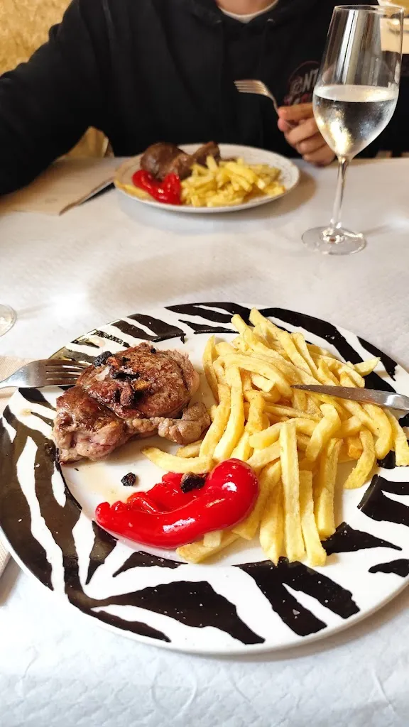 Paula Padin Fernandez_A Taberna Do Valeco_Mondoñedo_review