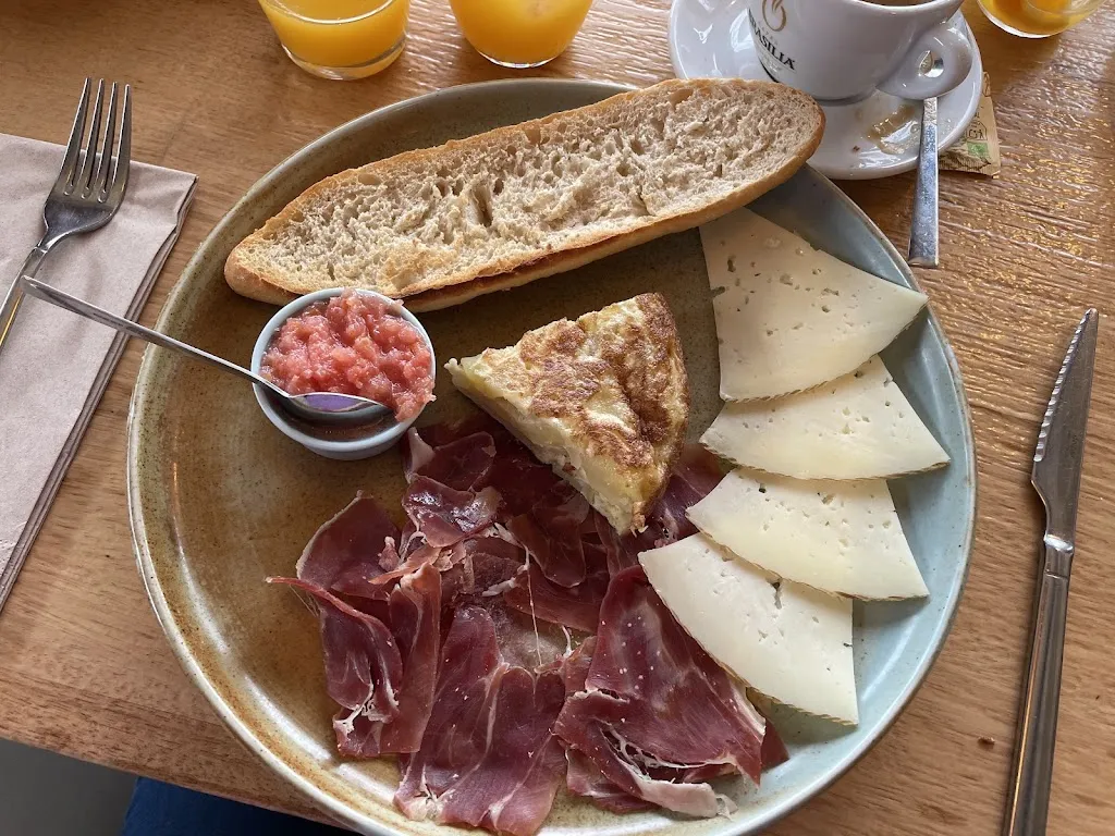 mandy whitehouse_Geographic Bar_Jávea/Xàbia_review