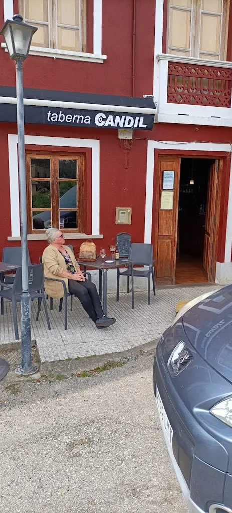 Ulrike Lost_Taberna O Candil_Mondoñedo_review