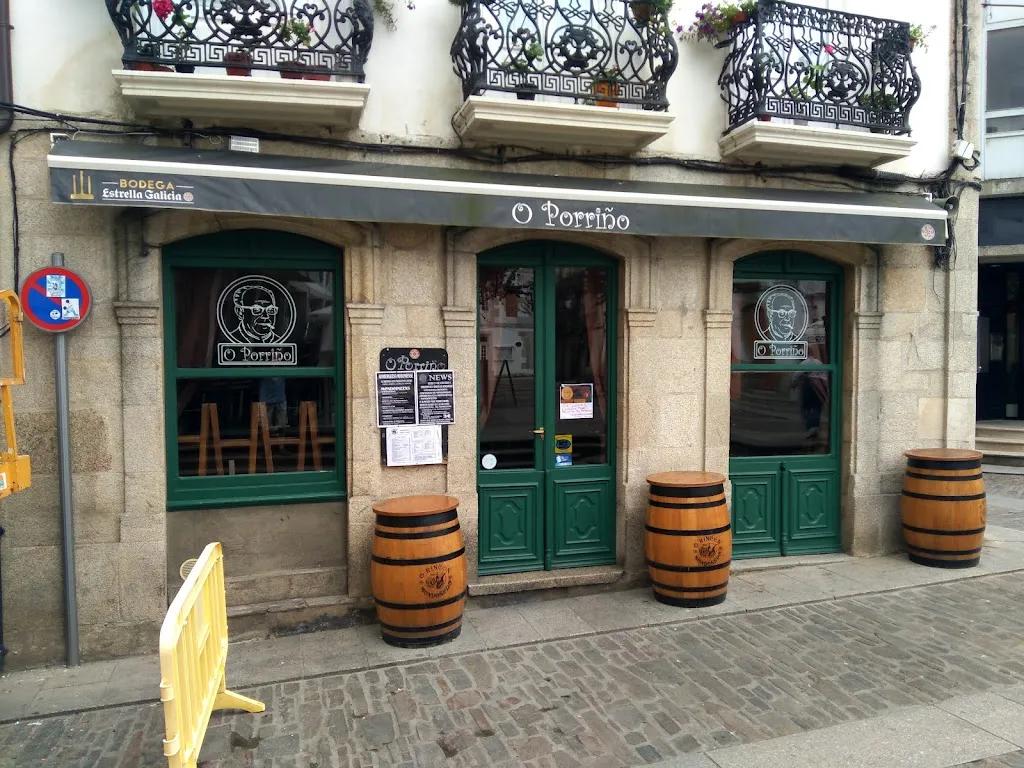 Bar O Porriño restaurant in Mondoñedo