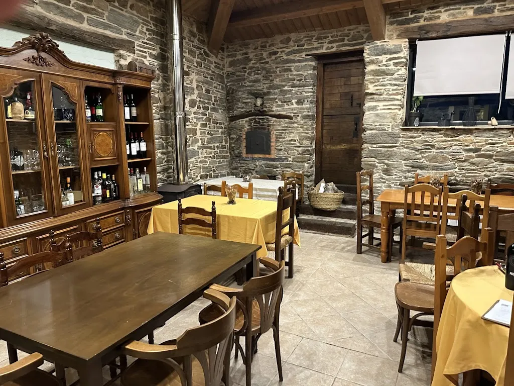 Caserio Meiroi_Negueira de Muñiz_slider_image_1