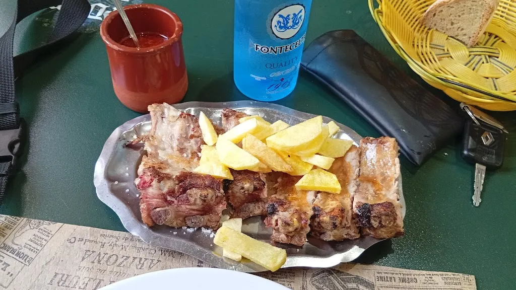 David Rodriguez_Cafe Bar Fompedriña_Outeiro de Rei_recensione