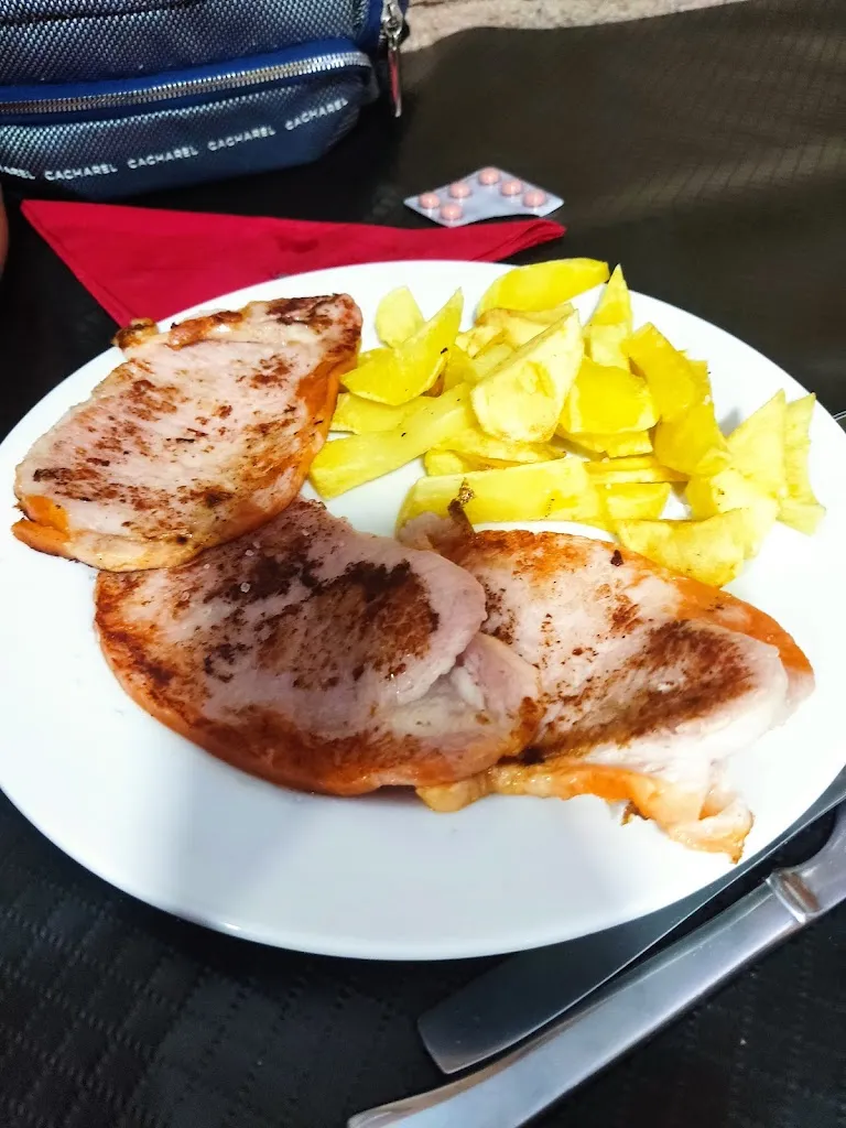 Alfredo_Cafe Bar Fompedriña_Outeiro de Rei_recensione