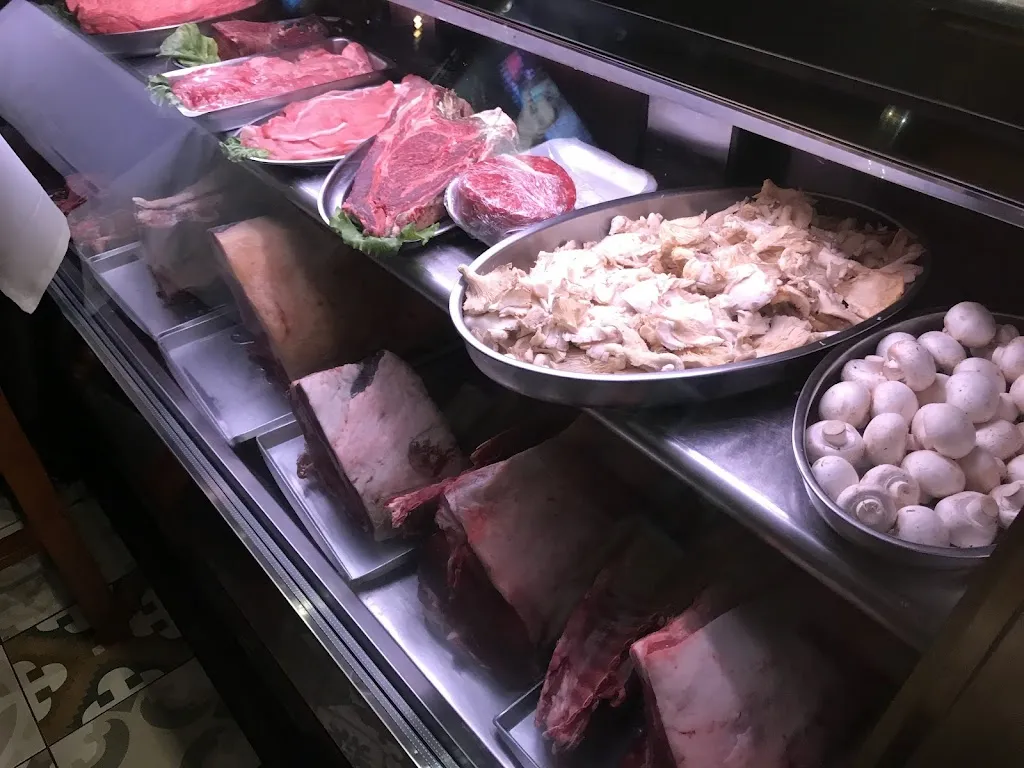 Saenglux Wannavitthayathorn_Mesón J.M._Monforte de Lemos_review