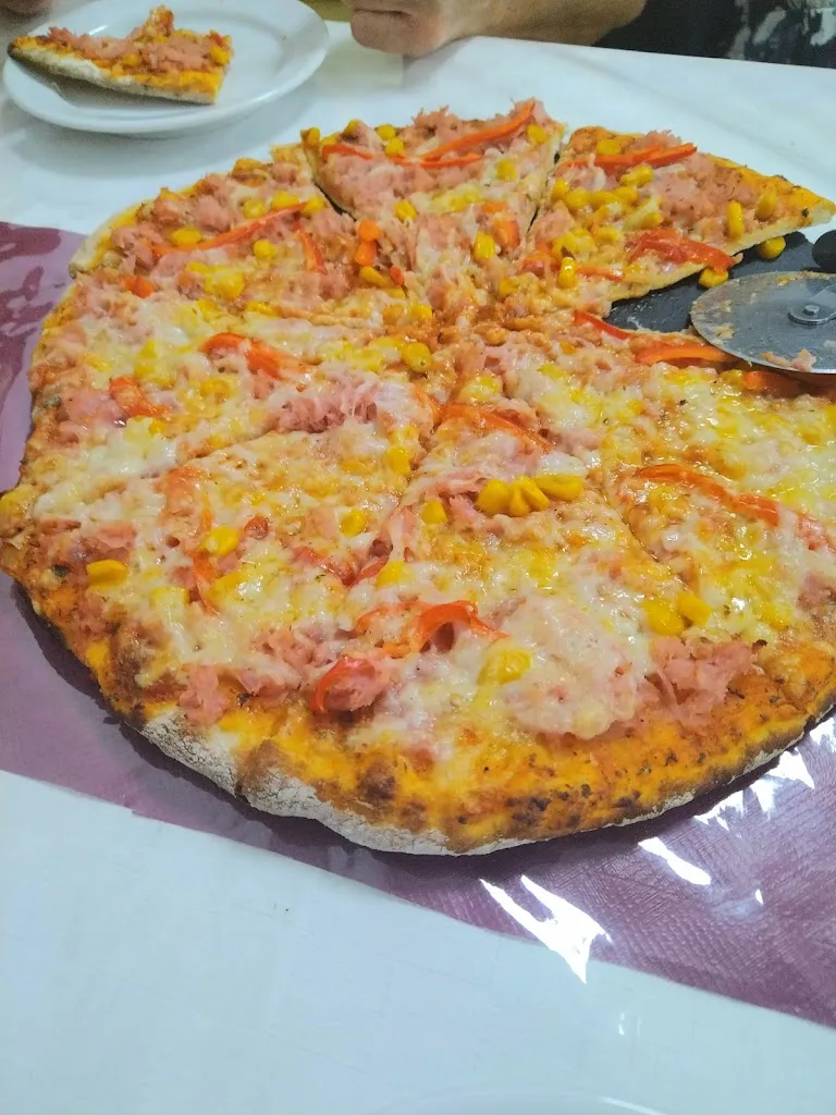 Lazo Lazov_Pizzería JUNTOS_Monforte de Lemos_review