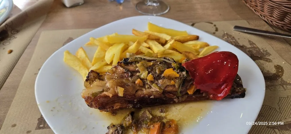 R Delmar_Capitol_Monforte de Lemos_review