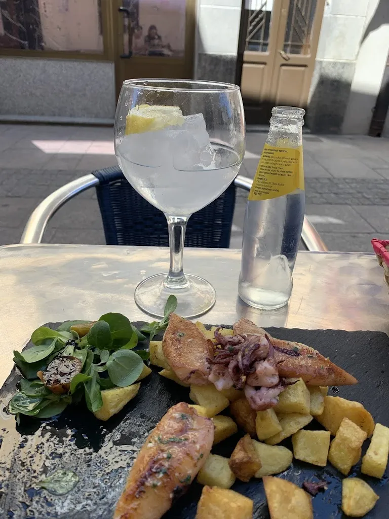 Hayley Pearce_Bar Rabeno_Monforte de Lemos_review