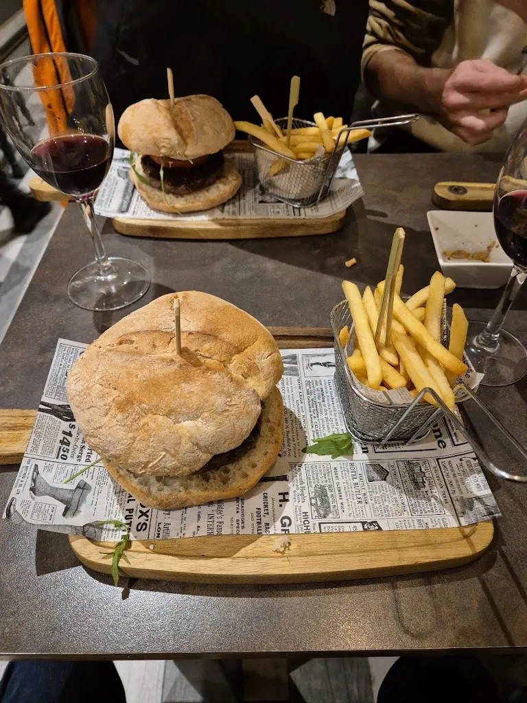 AlbƎrX G_Burguer Majmel_Monforte de Lemos_recensione