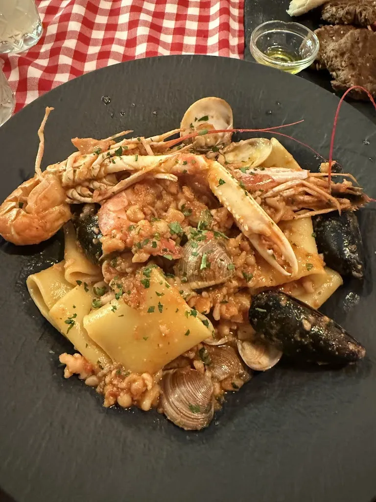 Maha Eissa_Da Eraldo_Monterroso_review