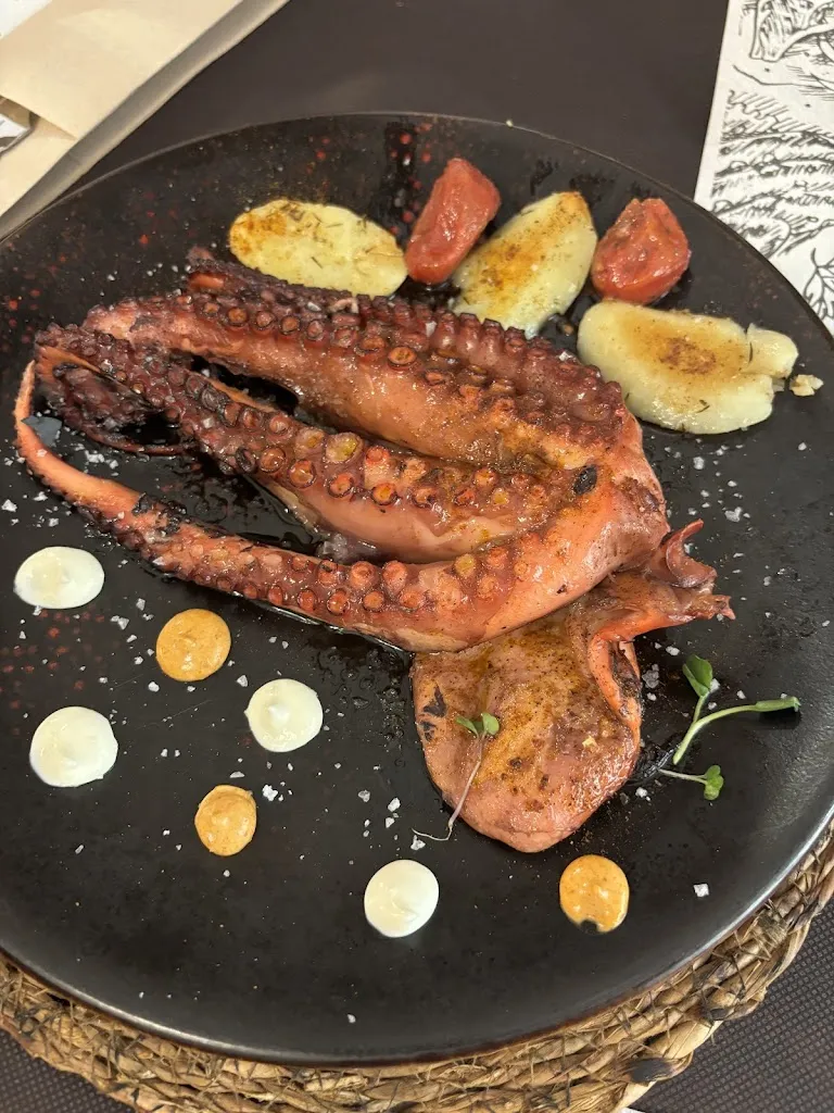 Paula Montero_La Barra del Lepanto by Juanma & Ester_Monforte del Cid_review