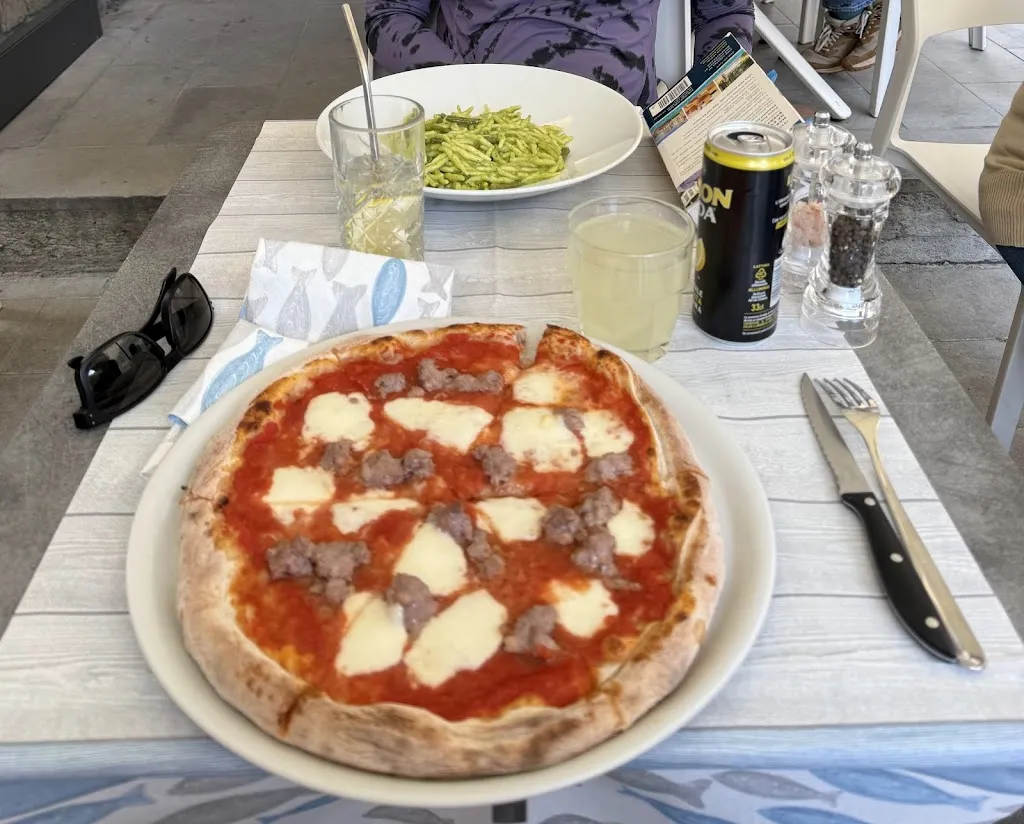 Brianna McShea_EMY'S WAY Ristorantino Frizzeria_Monterroso_review