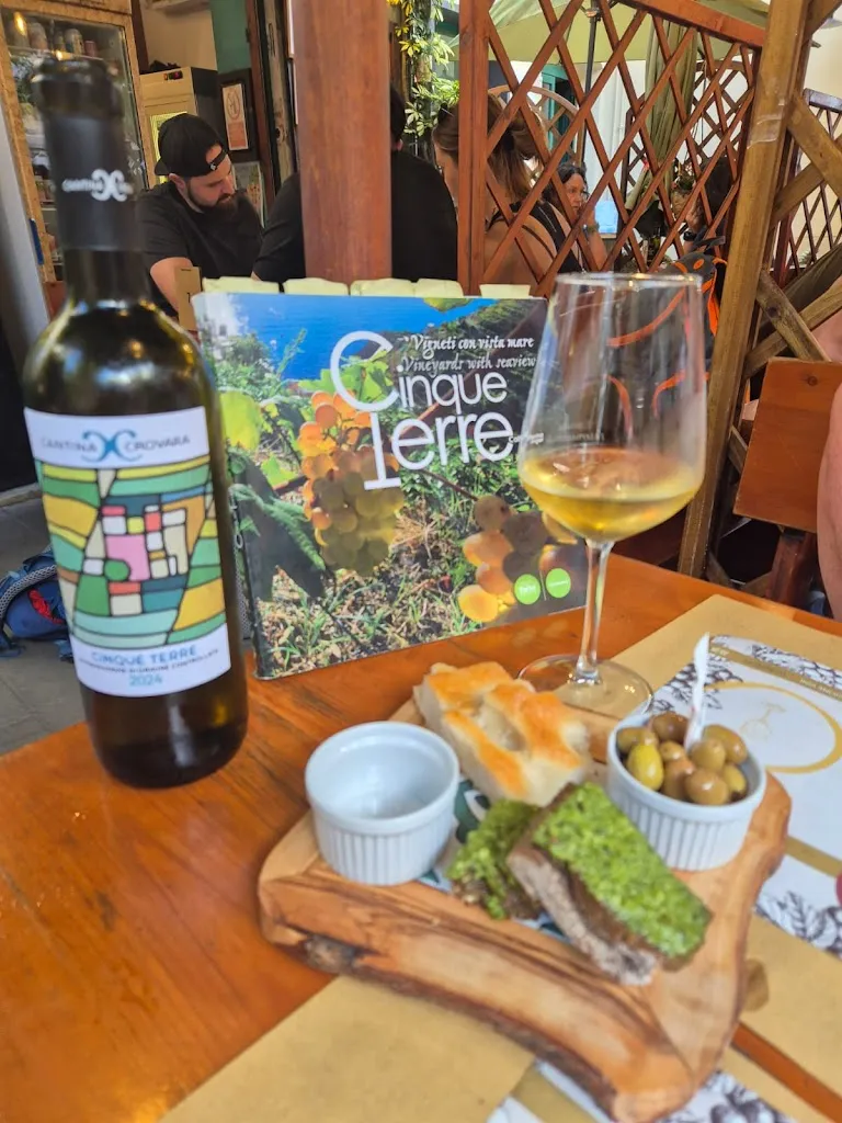 Jackie Lavender_Enoteca Internazionale_Monterroso_review