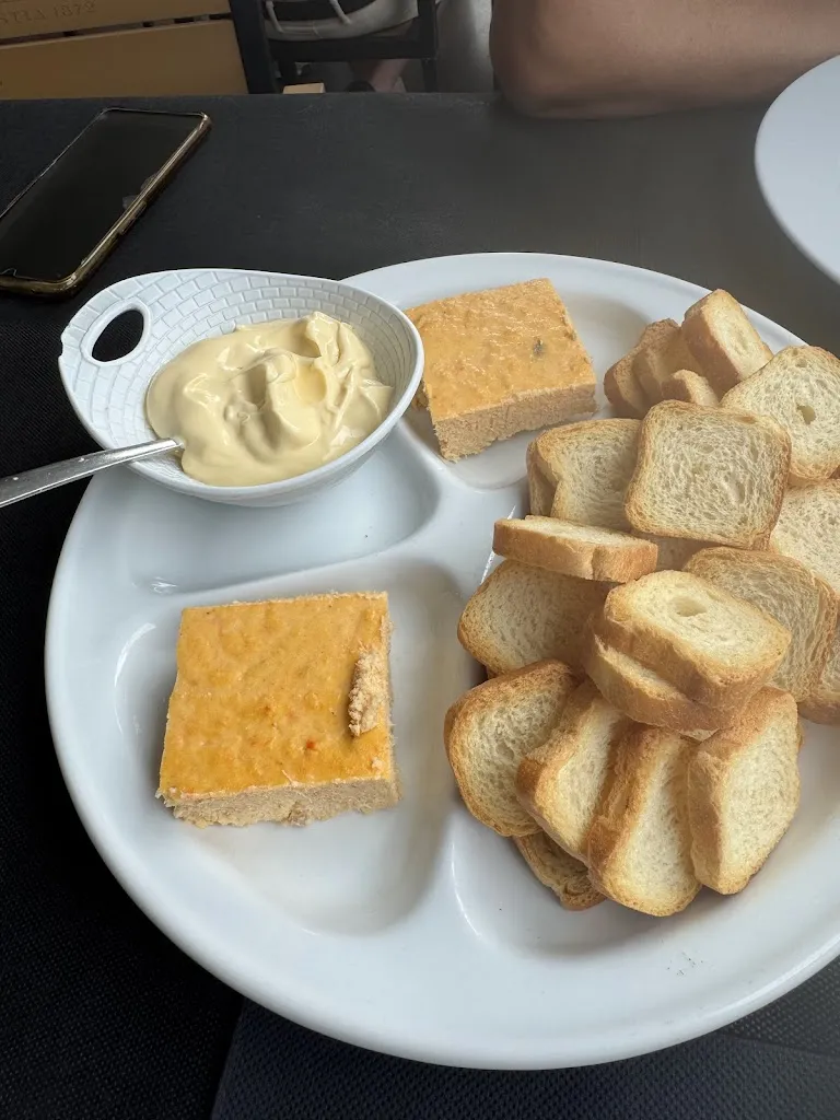 Joanfra Perez_Lar de Balbina_Pontenova A_review