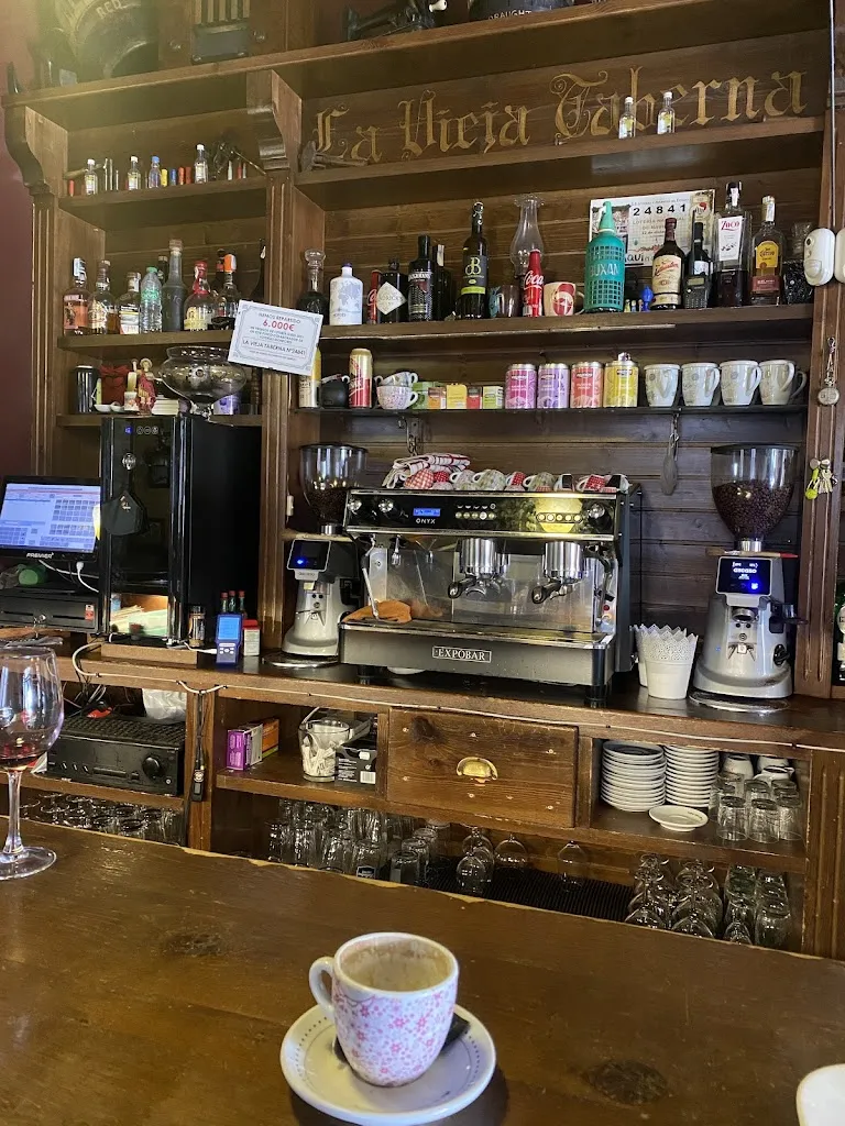 Agris Slisans_Café Bar Restaurante Avenida_Pobra do Brollón A_review