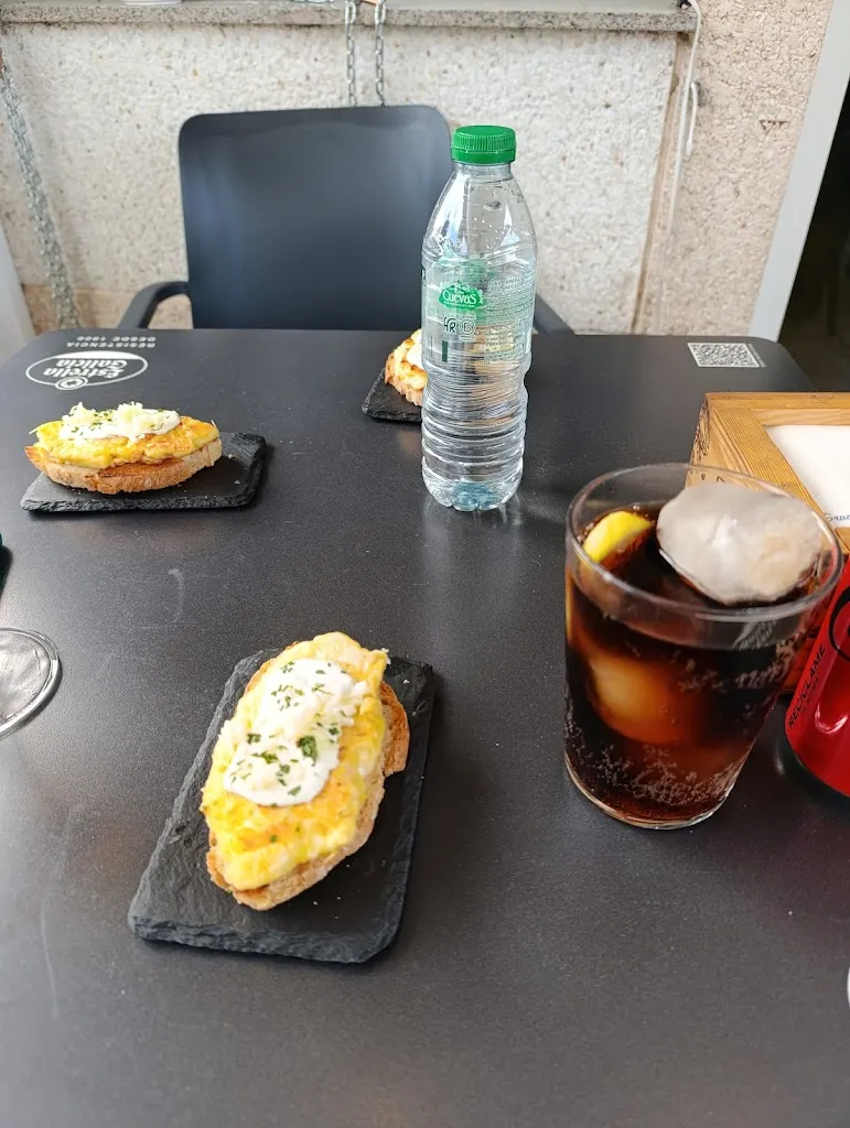 Patricia Rejas_Café Bar O Pirata_Pobra do Brollón A_review