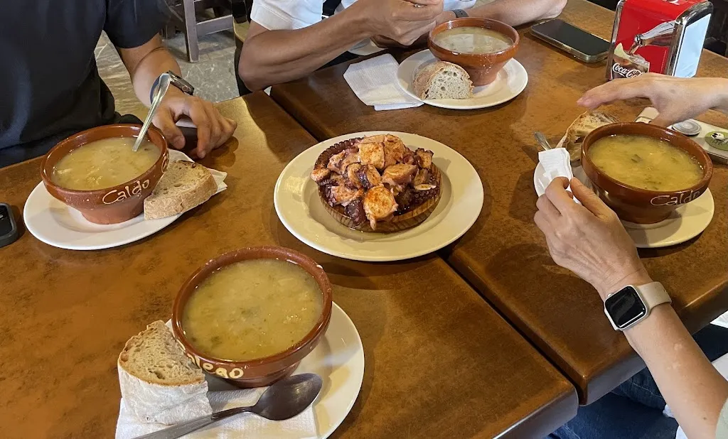 See Yong Xin_Mesón O Cebreiro_Pedrafita do Cebreiro_review